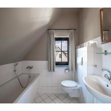 Three-bedroom Holiday In Linstow *